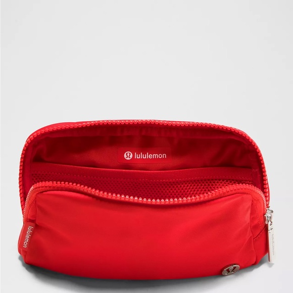 Lululemon Everywhere Belt Bag 1L- True Red - Picture 5 of 6